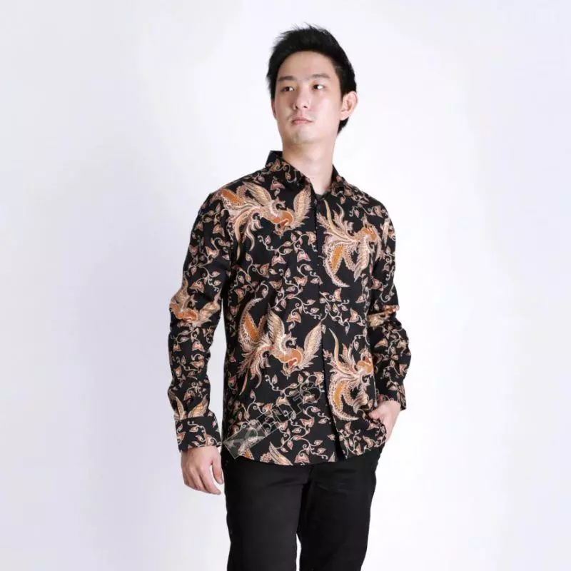 Kemeja Batik dan Celana Jeans