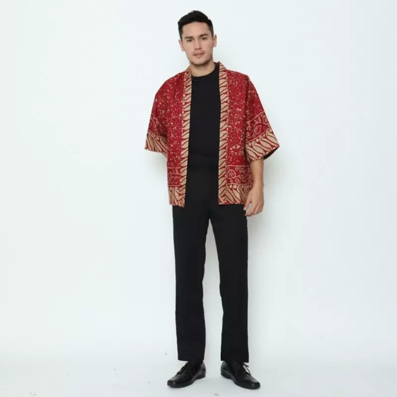 Outer Batik dengan Kaos Polos