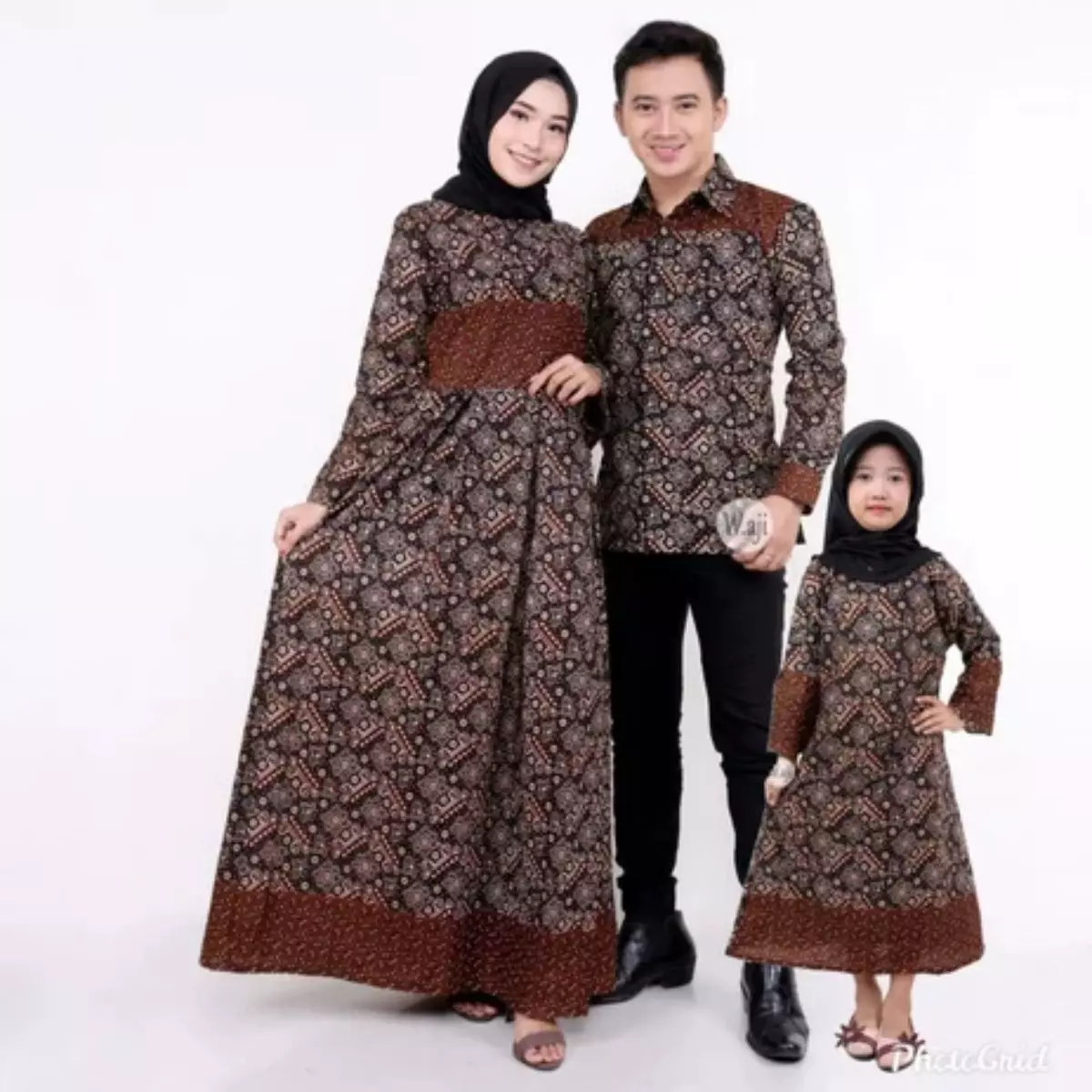 1. Mengapa Memilih Batik Sarimbit untuk Keluarga?