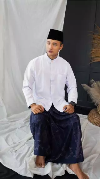 Baju Muslim Dewasa Nur Hafid Lengan Panjang Warna putih Kombinasi Kain Hitam Motif 2169