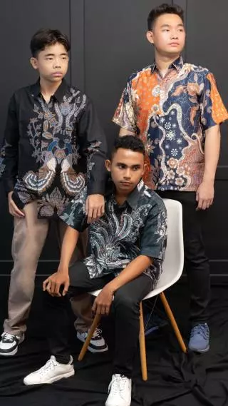 Koleksi Kemeja Batik Pria Grup