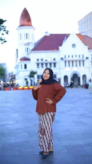 Lurik Model Kartini Merah Bata
